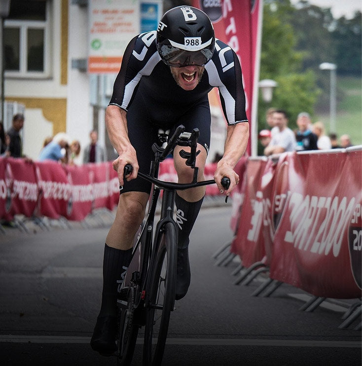 Hochleistungssport im Radrennen, der Baranski wie immer in Führung